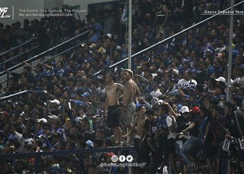 Bonek Sambut Hangat Bobotoh di Surabaya