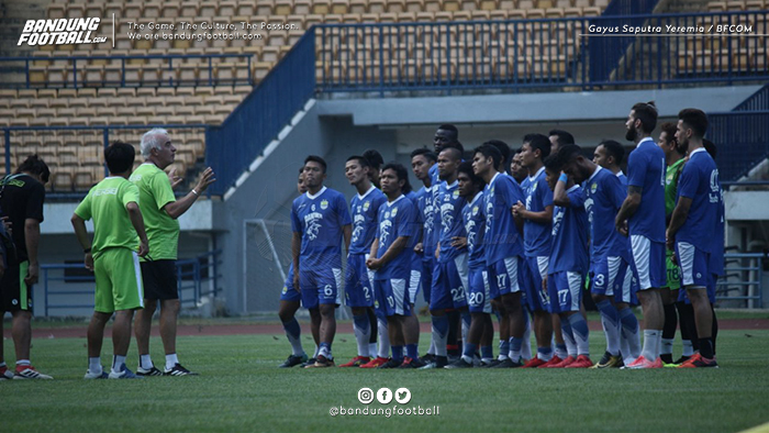 Dihadapkan Dengan Banyak Pemain Absen, Begini Kata Gomez