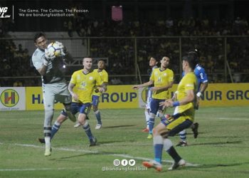 Perjudian Taktik Gomez, Konsentrasi dan Acrophobia Pertahanan Persib