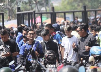 FOTO : Jelang Laga, Puluhan Ribu Bobotoh Mulai Padati GBLA