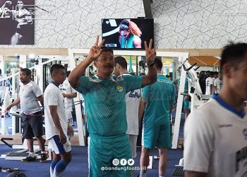 Pelatih Kiper Persib Jelaskan Kondisi Kebugaran Penjaga Gawangnya