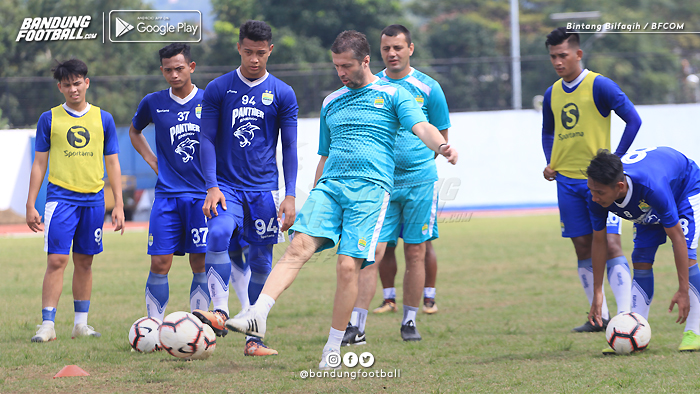 Radovic Sesumbar Cetak Pemain Spesialis Tendangan Bebas