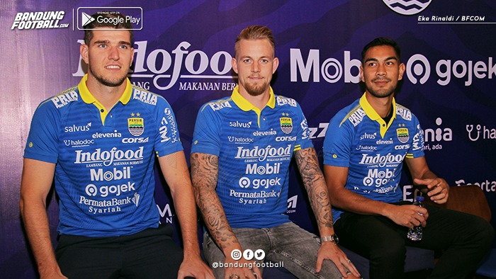 Pelatih Persib Menunggu Lampu Hijau Kapan Tiga Pemain Anyarnya Bisa Merumput