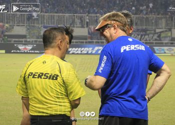 Umuh Pertanyakan Kinerja Robert Rene Alberts Tangani Persib