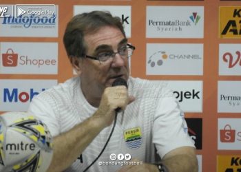 Robert Sesalkan Penampilan Ezechiel