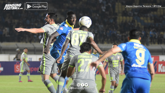 Rubah Sedikit Taktikal, Berikut First 11 Persib Menghadapi Borneo FC