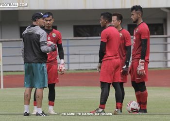 Kiper Persib Harap Luizinho Passos Segera Pulih dan Kembali Dampingi Latihan