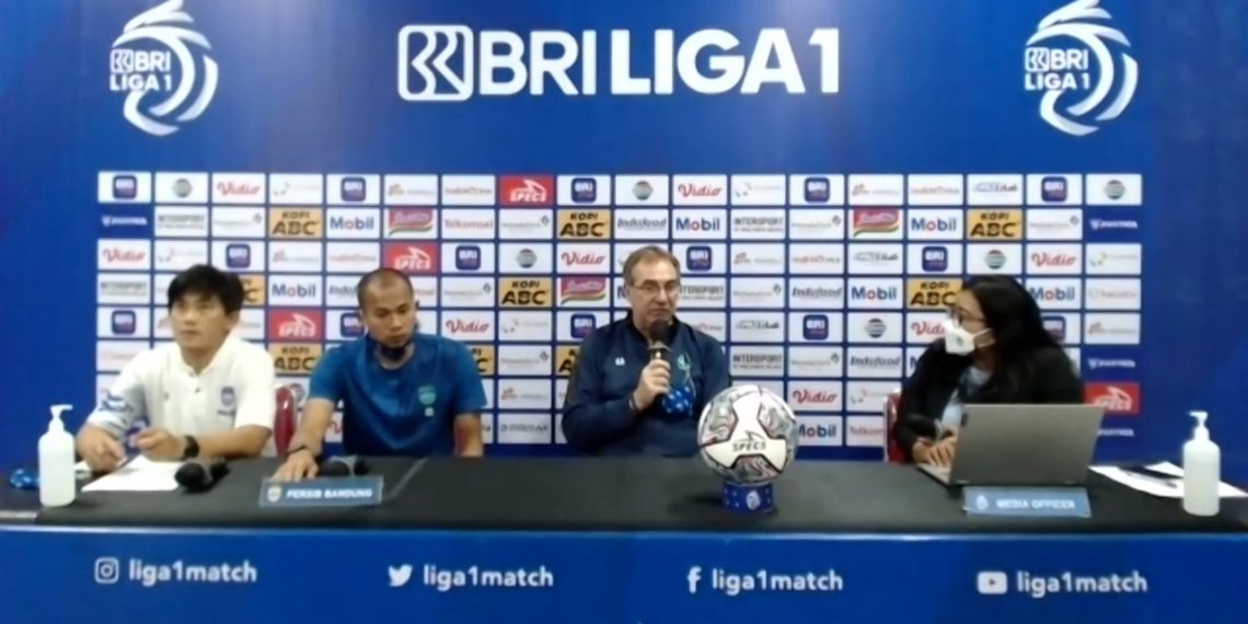 Persib Main Imbang Lagi, Begini Komentar Robert Alberts