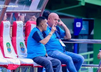 Pelatih Persib Geram dengan Wasit di Laga Melawan Persija