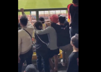 Viral! Suporter di Stadion Patriot saat Persija Vs Persib Diduga Diperas hingga Diancam