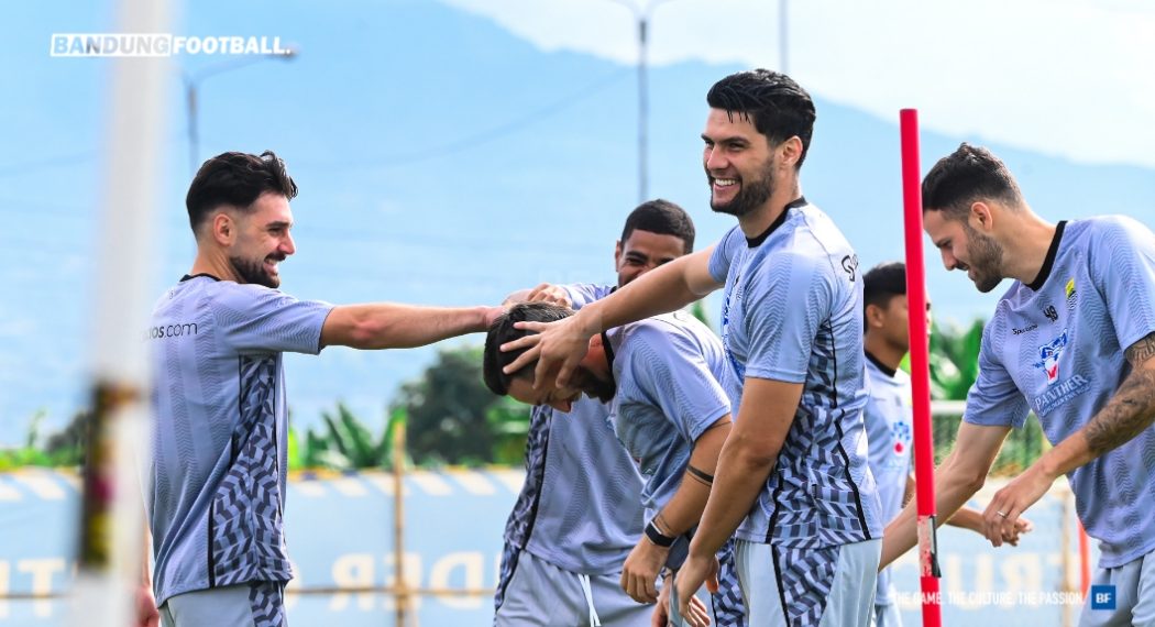 Bojan Hodak Bicara Kemungkinan Persib Tambah Pemain Asing