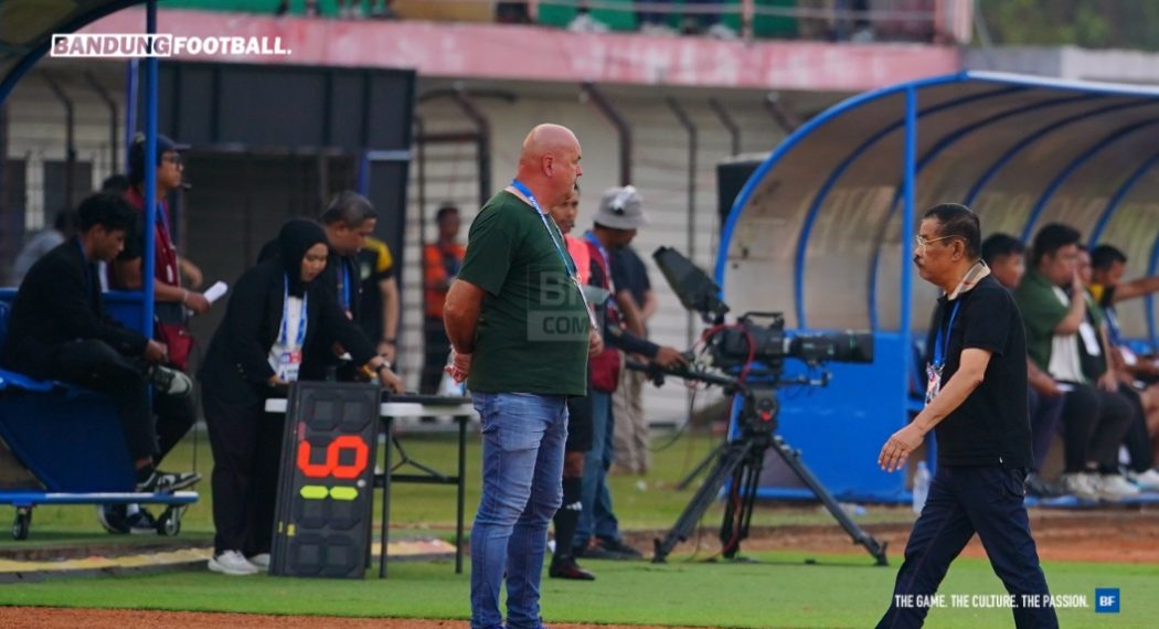 Bojan Hodak Tanggapi Rumor Thom Haye ke Persib