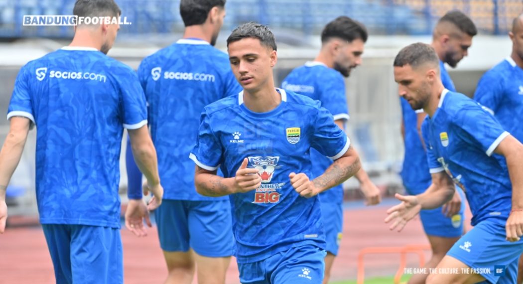 Jelang Lawan Persebaya, Bojan Hodak Ungkap Kondisi Andrew Jung dan Barba