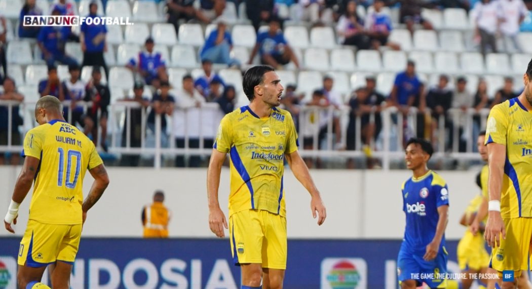 Jadwal Padat Persib? Andrew Jung Cuma Punya Jawaban Singkat