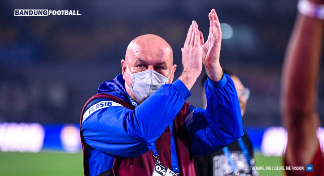 Asa Bojan Hodak Terus Menyala, Persib Memburu Cerita Manis Musim Lalu