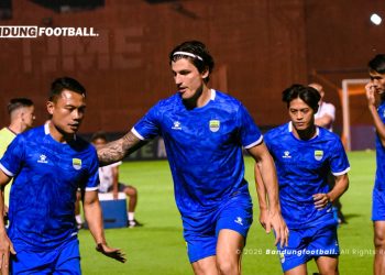 Bojan Hodak Buka Kartu: Penentuan Persib Bukan di Thailand