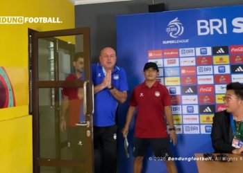 Panas dan Penuh Drama di GBT, Persib Tahan Persebaya 2-2, Bojan Hodak Pilih Bungkam Soal Wasit