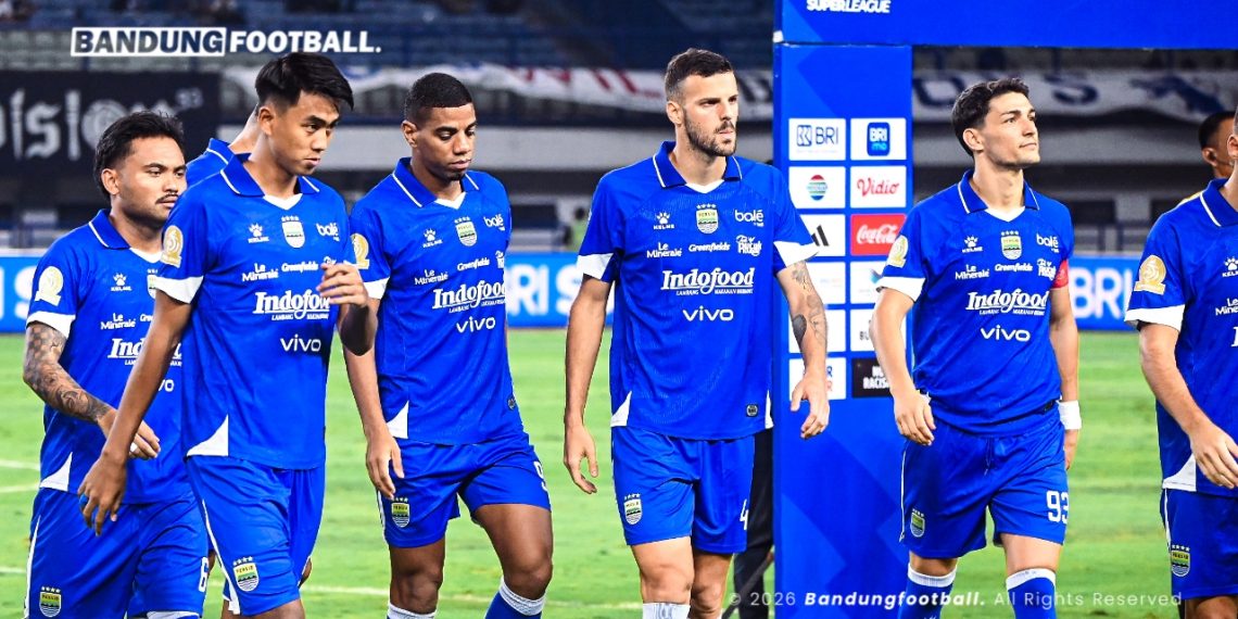 Bojan Bantah Lini Belakang Persib Bermasalah, Singgung Gol Kontroversial Dewa