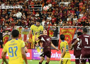 Di Balik Kemenangan Dramatis Persib: Dari Air Mata untuk Bojan Hodak hingga Misi ‘Crazy Rich’ Sejarah Marc Klok